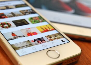 Instagram revija Internet