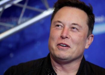 Elon Musk kupil Twitter za 44 milijard dolarjev. Kaj se bo spremenilo?