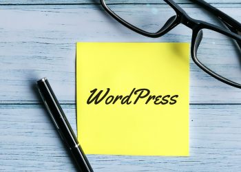 Text Word press written on sticky note